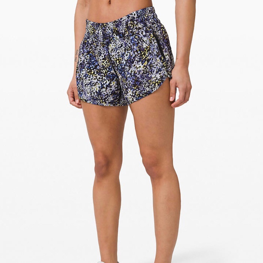 NWT Lululemon Tracker V Short 4” FLOM